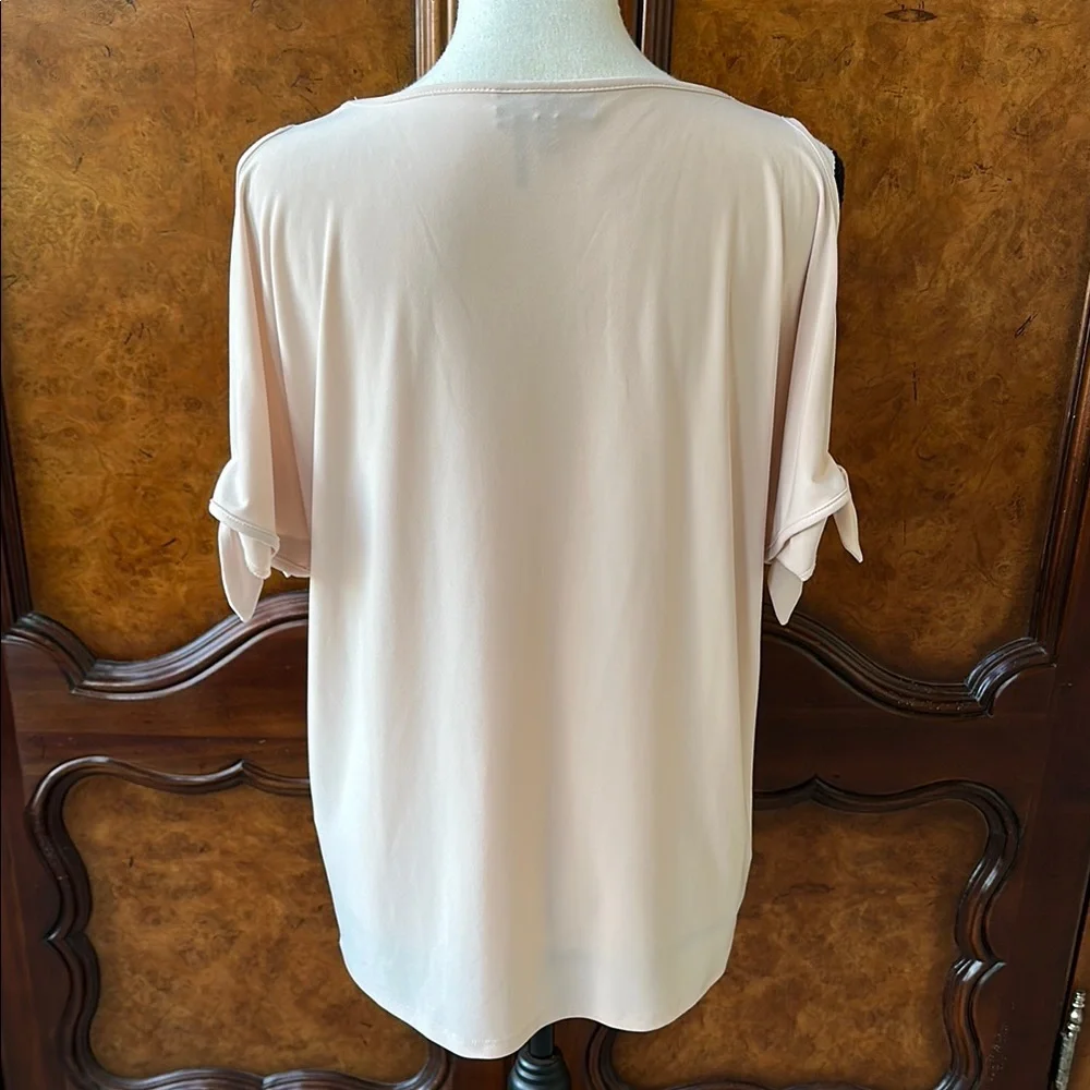 DKNY Cold Shoulder Top - Picture 5 of 11